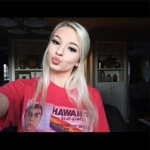 Meet your Posher, Olivia